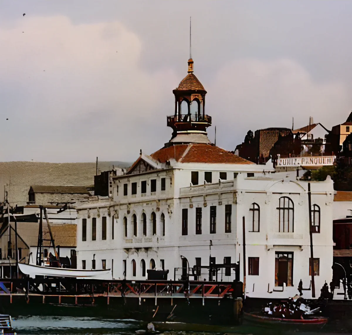 Edificio de la Gobernación Marítima reconstruido luego del terremoto de Valparaíso de 1906. — aprox. 1906 | Chile de Ayer