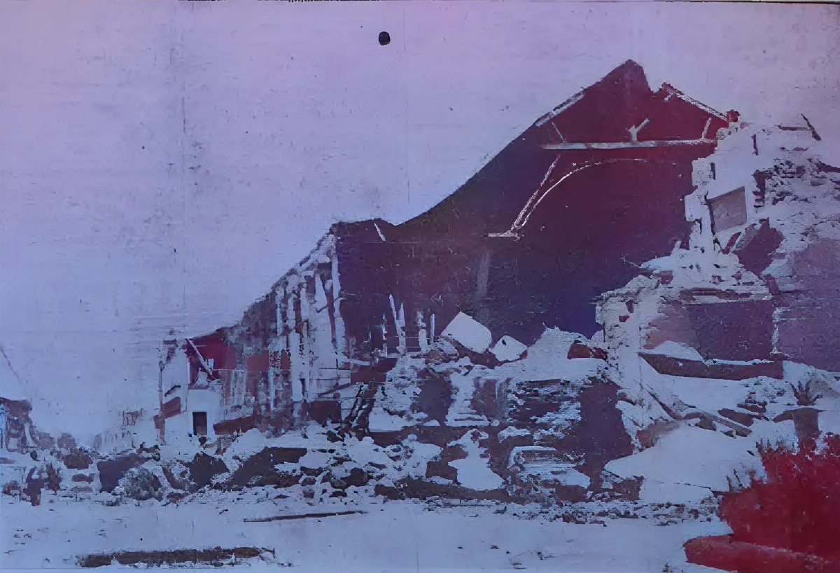 Interior de la Catedral de Chillán tras el terremoto de 1939 — aprox. 1939 | Chile de Ayer