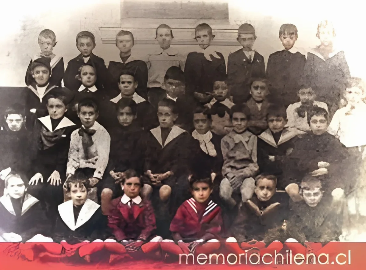 Alberto Hurtado en primera preparatoria en el Colegio San Ignacio, hacia 1907 — 1907 | Chile de Ayer