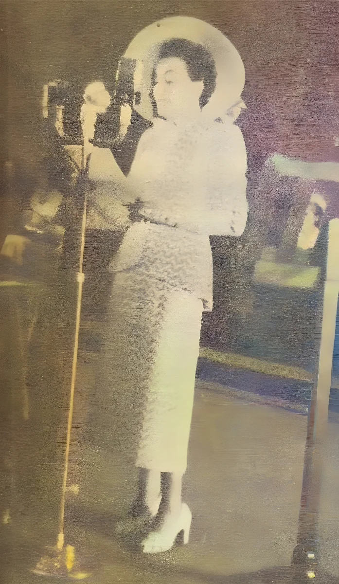 Ana Figueroa, presidenta de FECHIF, en ceremonia de promulgación del derecho a sufragio femenino, enero 1949 — 1949 | Chile de Ayer