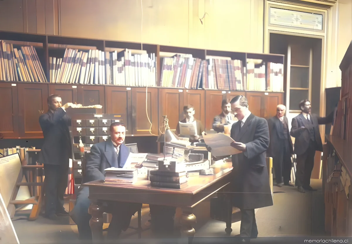 Biblioteca Nacional, Sección Periódicos, hacia 1910 — 1910 | Chile de Ayer