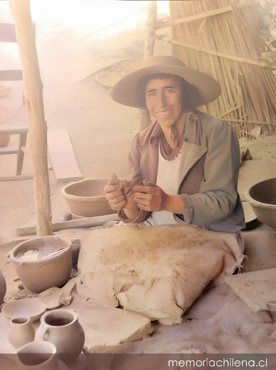 Ceramista de El Copao, 1930 — 1930 | Chile de Ayer