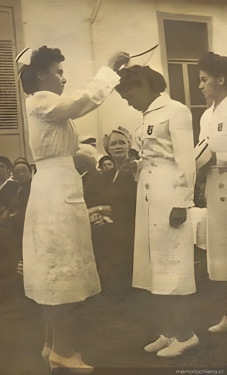 Ceremonia de graduación, Escuela de Enfermería de la Universidad de Chile, 1949 — 1949 | Chile de Ayer