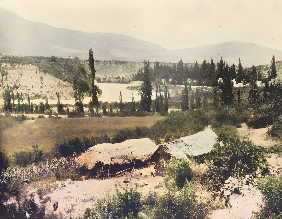 Chozas campesinas en el valle del río Maipo, hacia 1900 — 1900 | Chile de Ayer