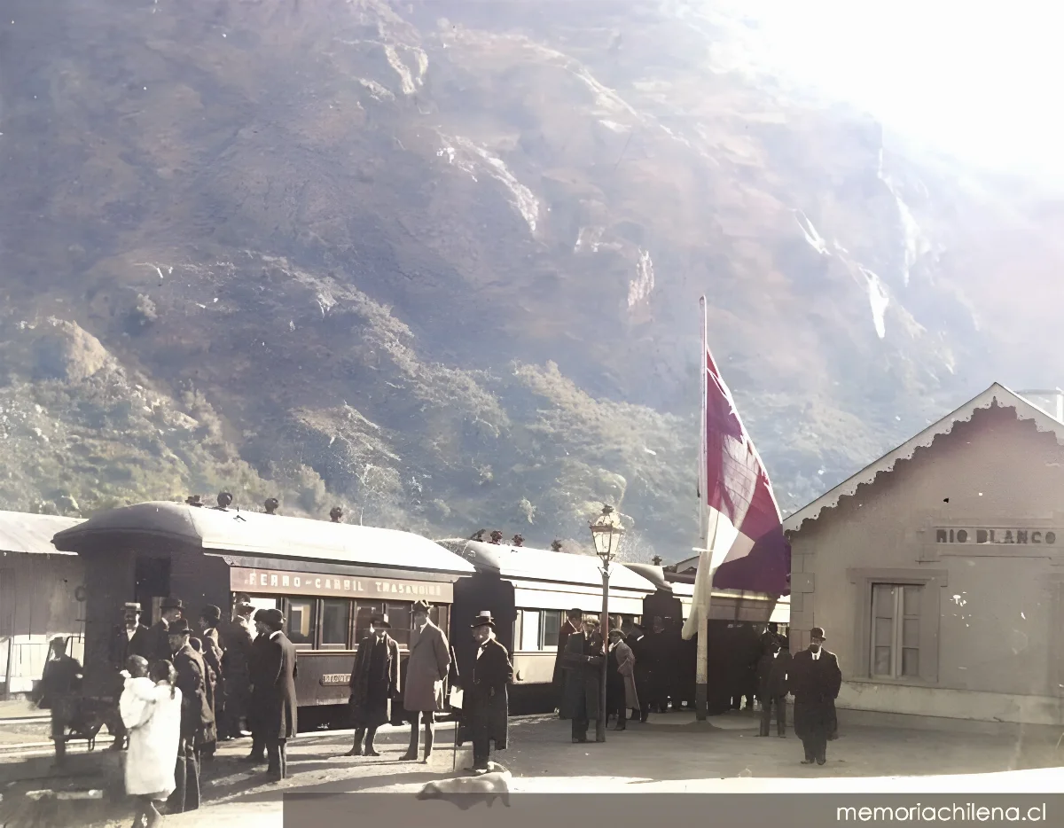 Estación de Río Blanco, Ferrocarril Trasandino, hacia 1910 — 1910 | Chile de Ayer