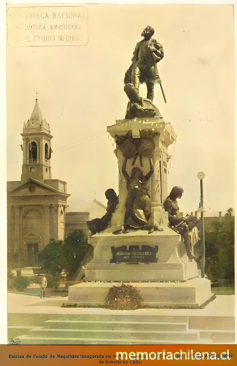 Estatua de Fernando de Magallanes inaugurada el 14 de diciembre de 1920, en la ciudad de Punta Arenas — 1930 | Chile de Ayer