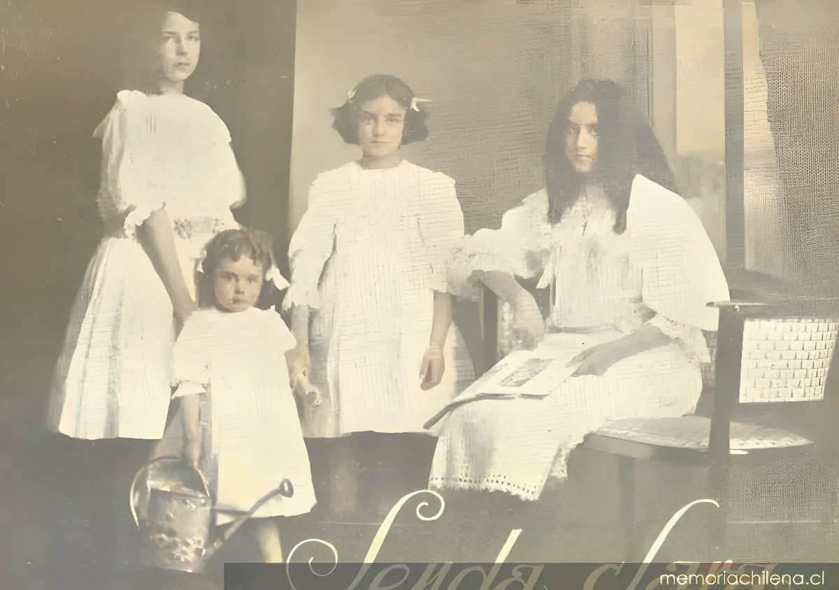 Hijas de Inés Echeverría (Iris) — 1934 | Chile de Ayer