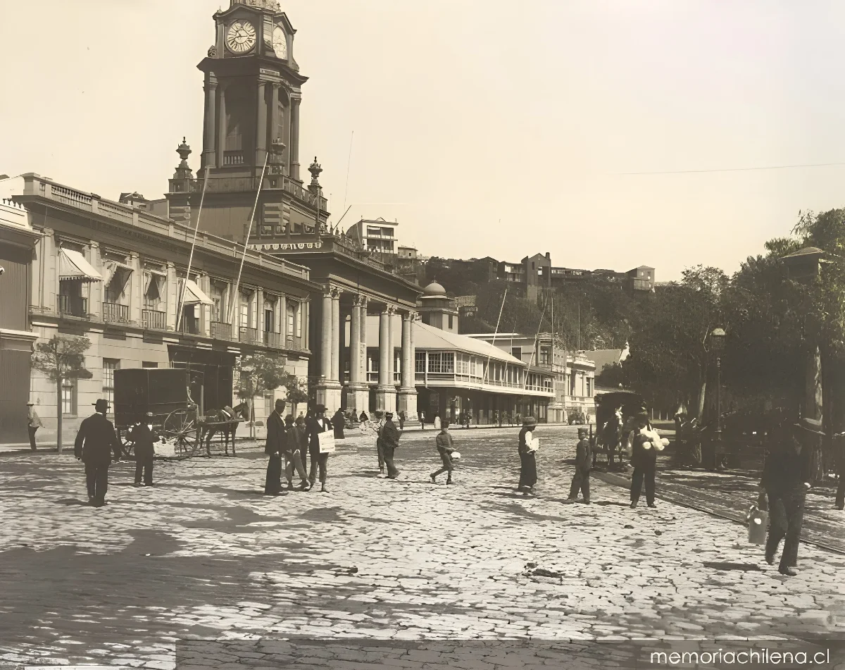 Plaza de la Victoria, 1900 — 1900 | Chile de Ayer
