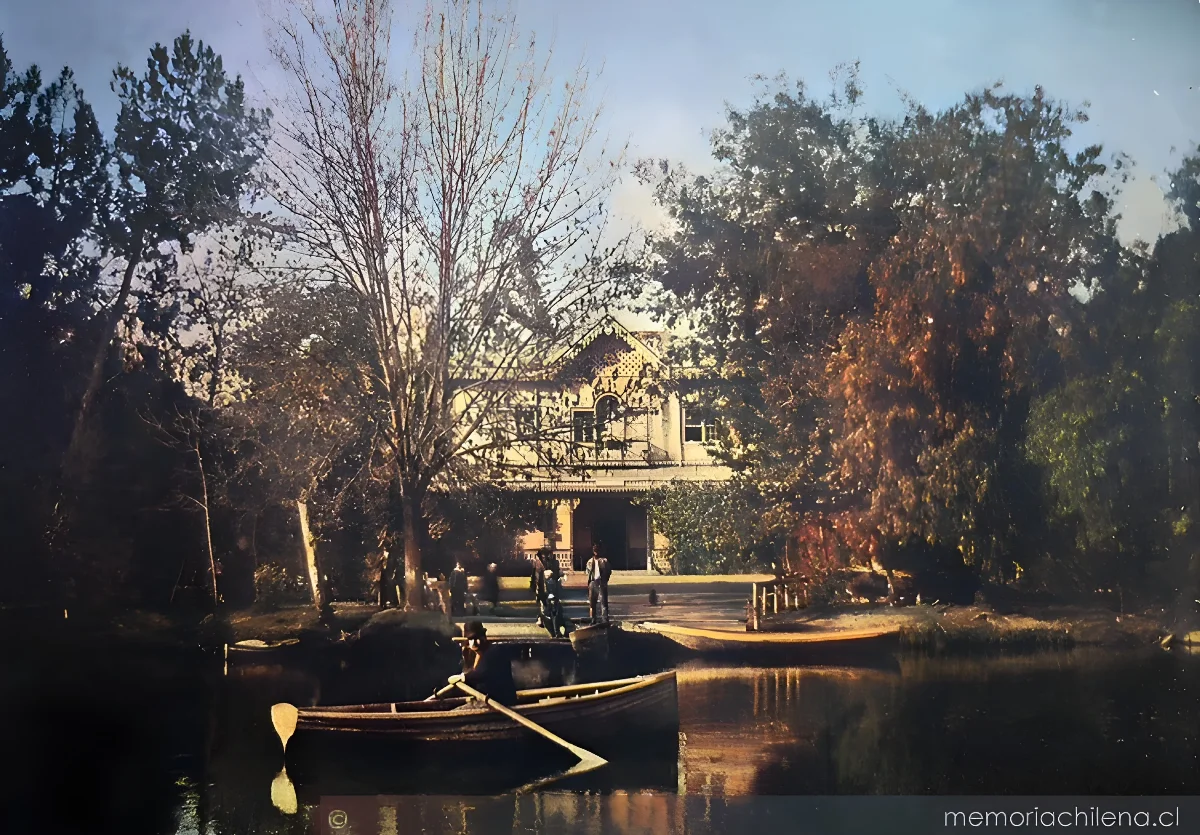 Laguna y restaurante en el Parque Cousiño, Santiago, 1913 — 1913 | Chile de Ayer