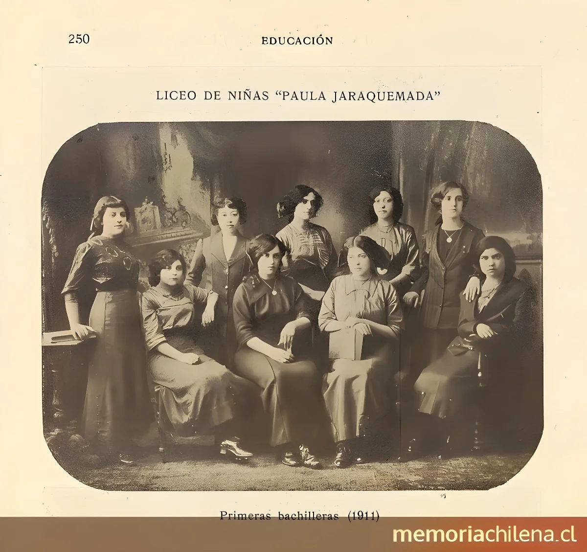 Primeras bachilleras del Liceo de Niñas Paula Jaraquemada, 1911 — 1911 | Chile de Ayer