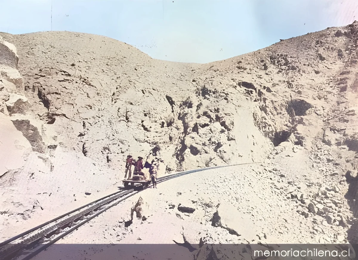 Ferrocarril de Arica a La Paz : volandra traficando en la cremallera, hacia 1910 — 1910 | Chile de Ayer