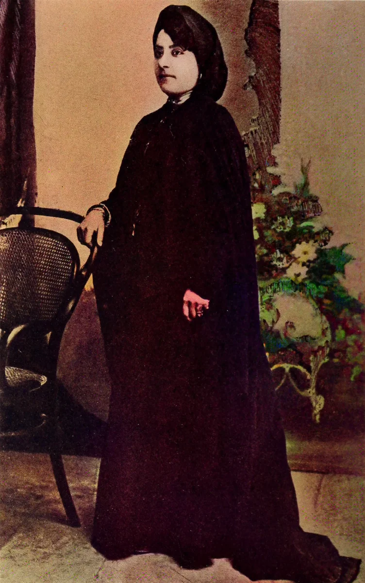 Joven chilena con manta, 1912 — aprox. 1912 | Chile de Ayer
