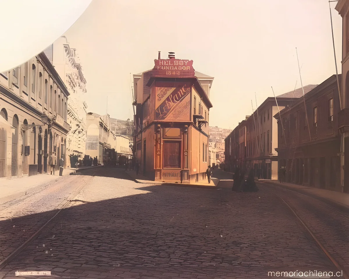 Calle Cruz de Reyes, hacia 1900 — 1900 | Chile de Ayer