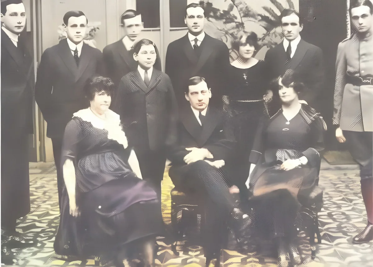 La Familia chilena Alessandri en 1920. — aprox. 1920 | Chile de Ayer