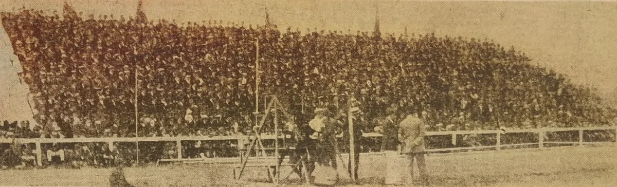 Público en el Campeonato Sudamericano de Atletismo, Santiago, 1920 — aprox. 1920 | Chile de Ayer