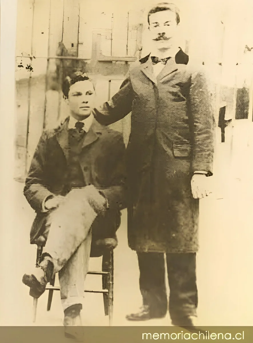 Luis Emilio Recabarren en su juventud, hacia 1900 — 1900 | Chile de Ayer