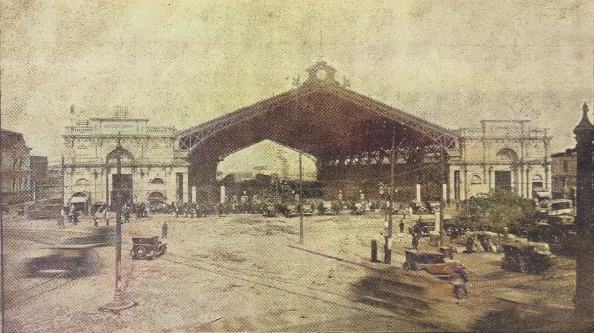 Frontis de la Estación Central, circa 1929 — aprox. 1929 | Chile de Ayer
