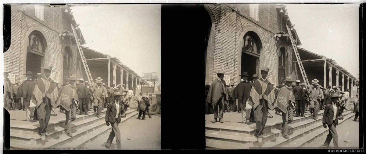 Salida de misa en Placilla, 1905 — 1905 | Chile de Ayer