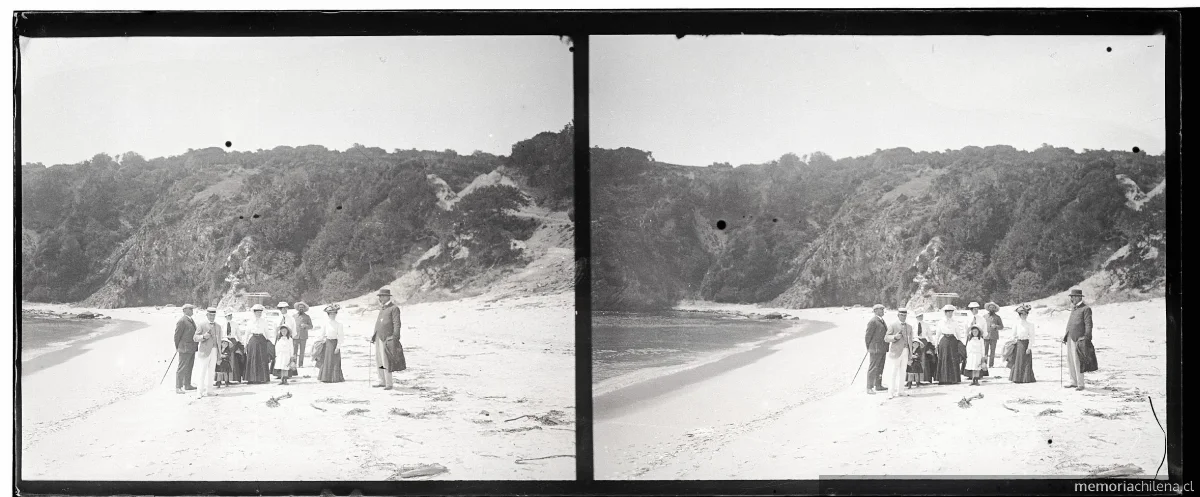 Grupo en la playa blanca, Hualpén, 1907 — 1907 | Chile de Ayer