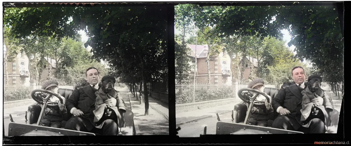 Mr. Reith en auto, con su perro y su hijo, julio 1909 — 1909 | Chile de Ayer