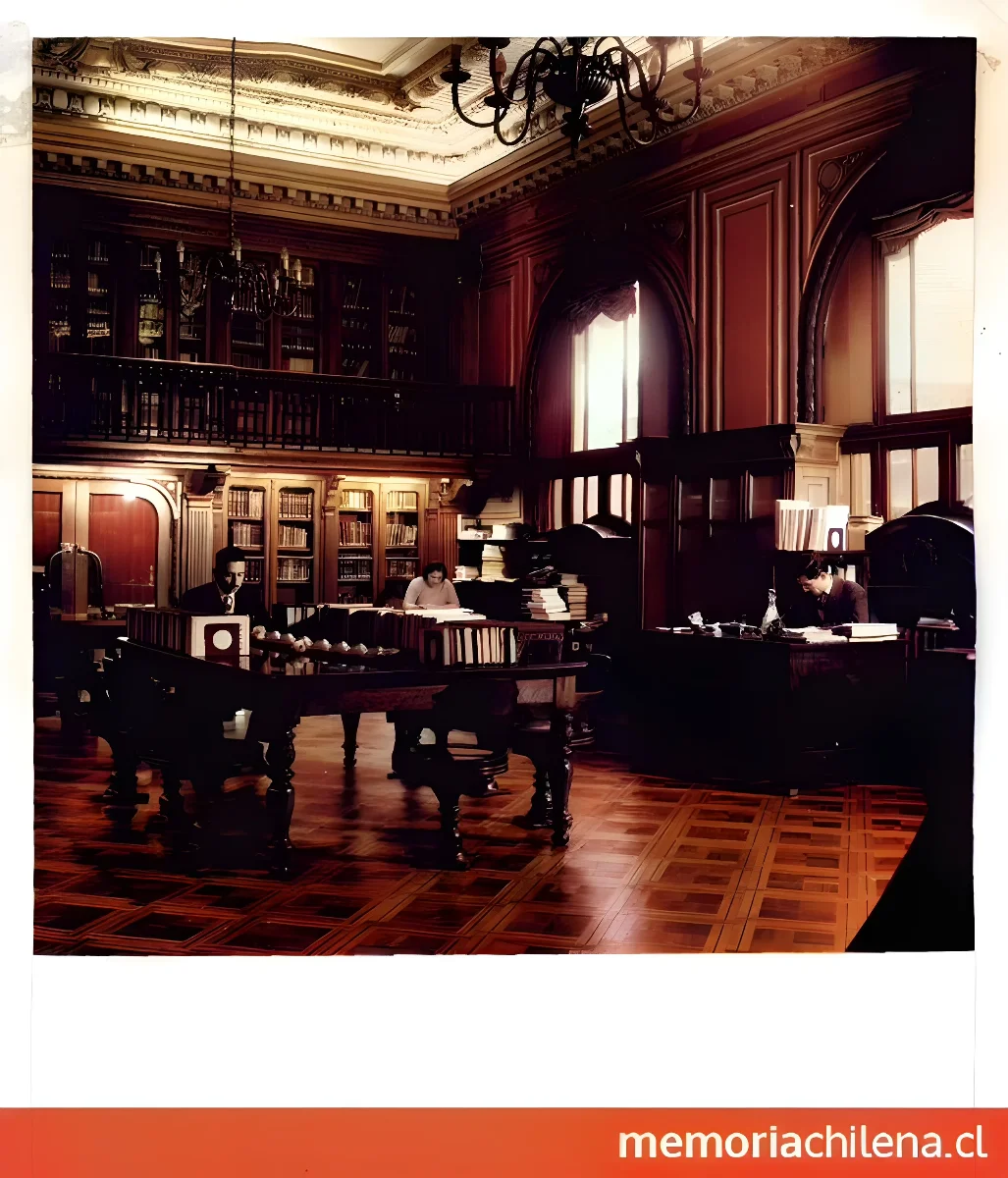[Sala de lectura de la Biblioteca Americana de Diego Barros Arana, Biblioteca Nacional de Chile] — 1950 | Chile de Ayer
