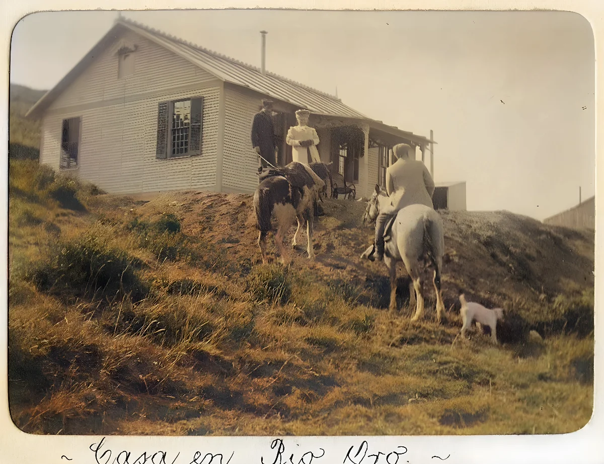 Vivienda en Río Oro, Tierra del Fuego, 1906 — 1906 | Chile de Ayer