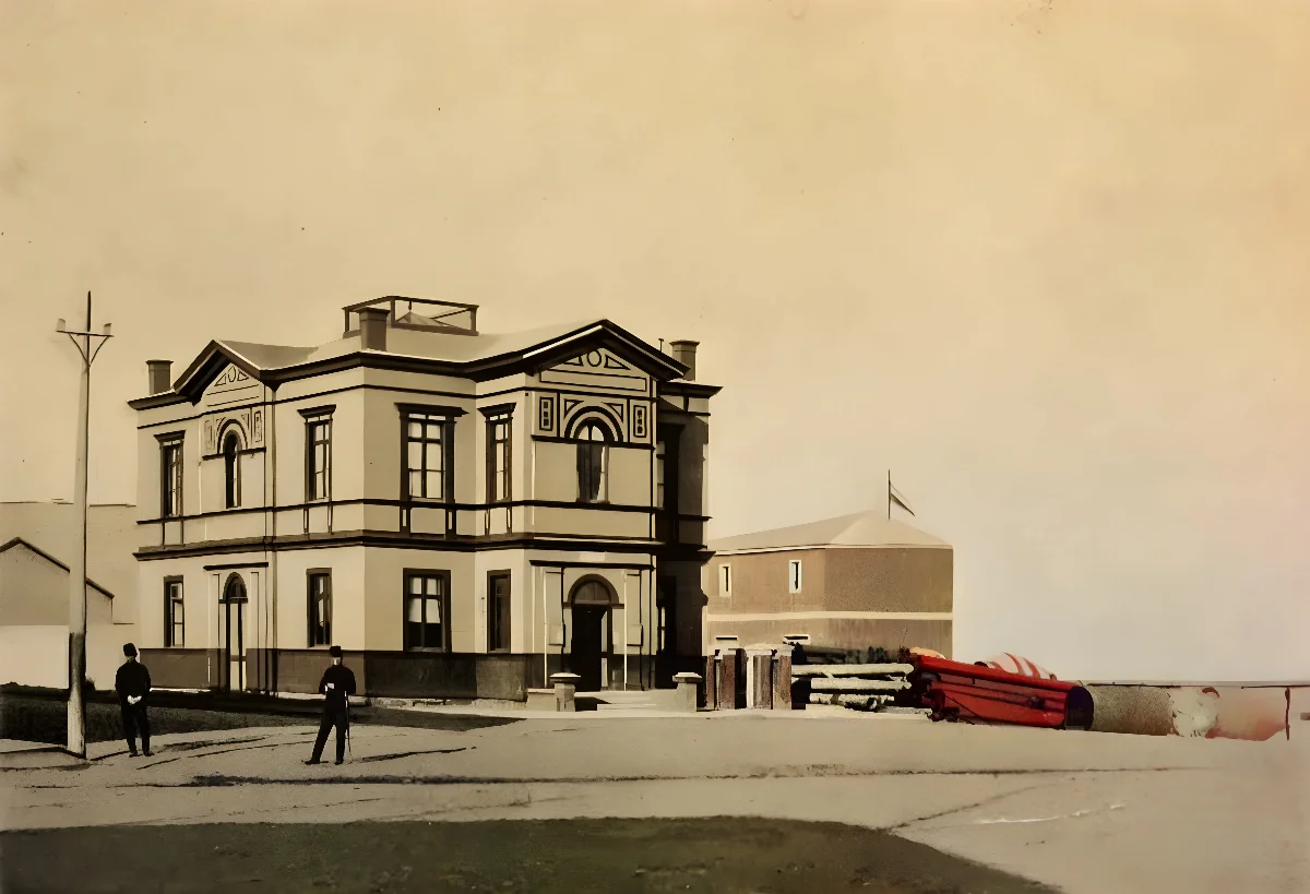 Edificio de la Gobernación Marítima en Punta Arenas, 1906 — 1906 | Chile de Ayer