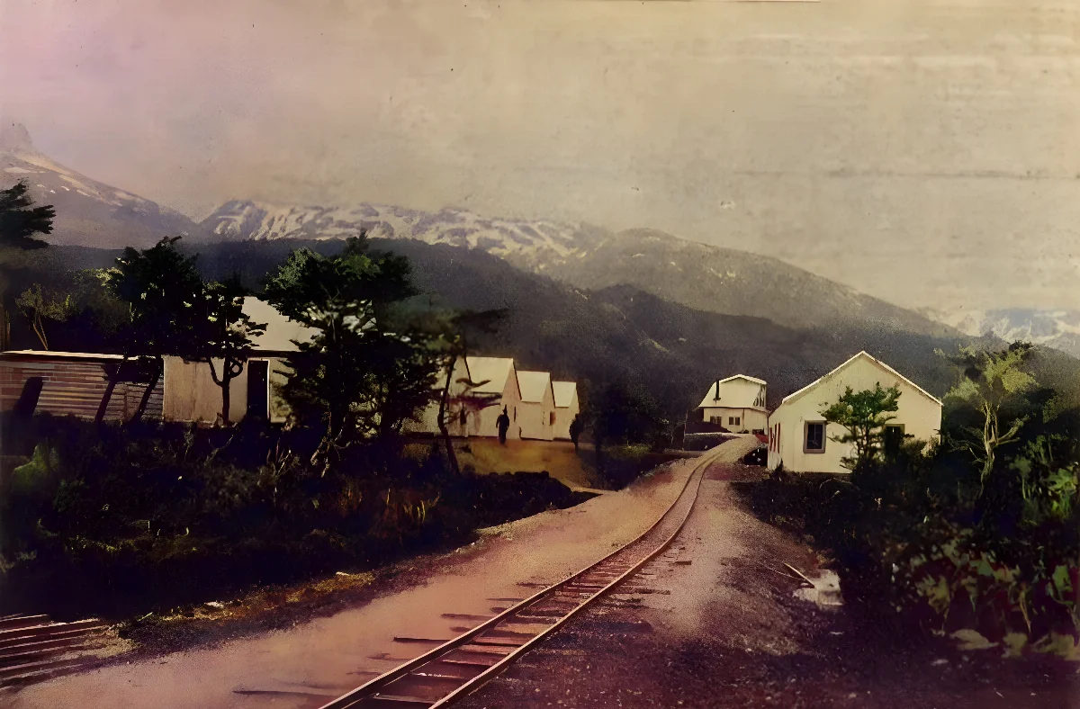 Instalaciones de la mina de cobre de Cutter Cove, Magallanes, 1906 — 1906 | Chile de Ayer