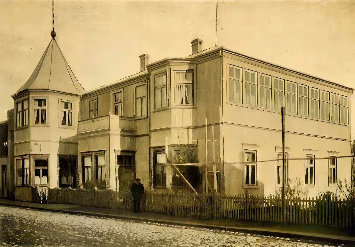 Club Alemán, Punta Arenas, 1906 — 1906 | Chile de Ayer