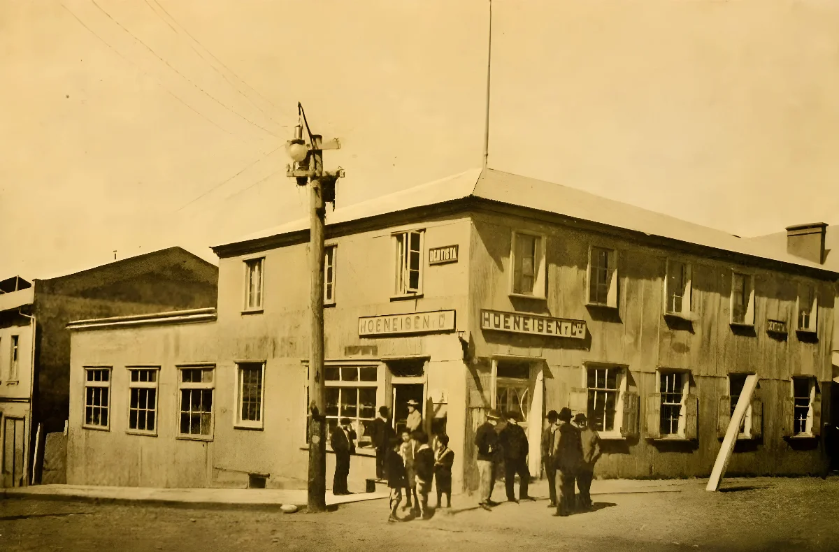 Casa comercial de Hoeneisen y Cia., Punta Arenas, 1906 — 1906 | Chile de Ayer