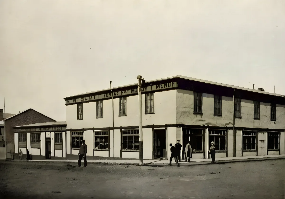 Casa de comercio de A. W. Scott,  Punta Arenas, 1906 — 1906 | Chile de Ayer