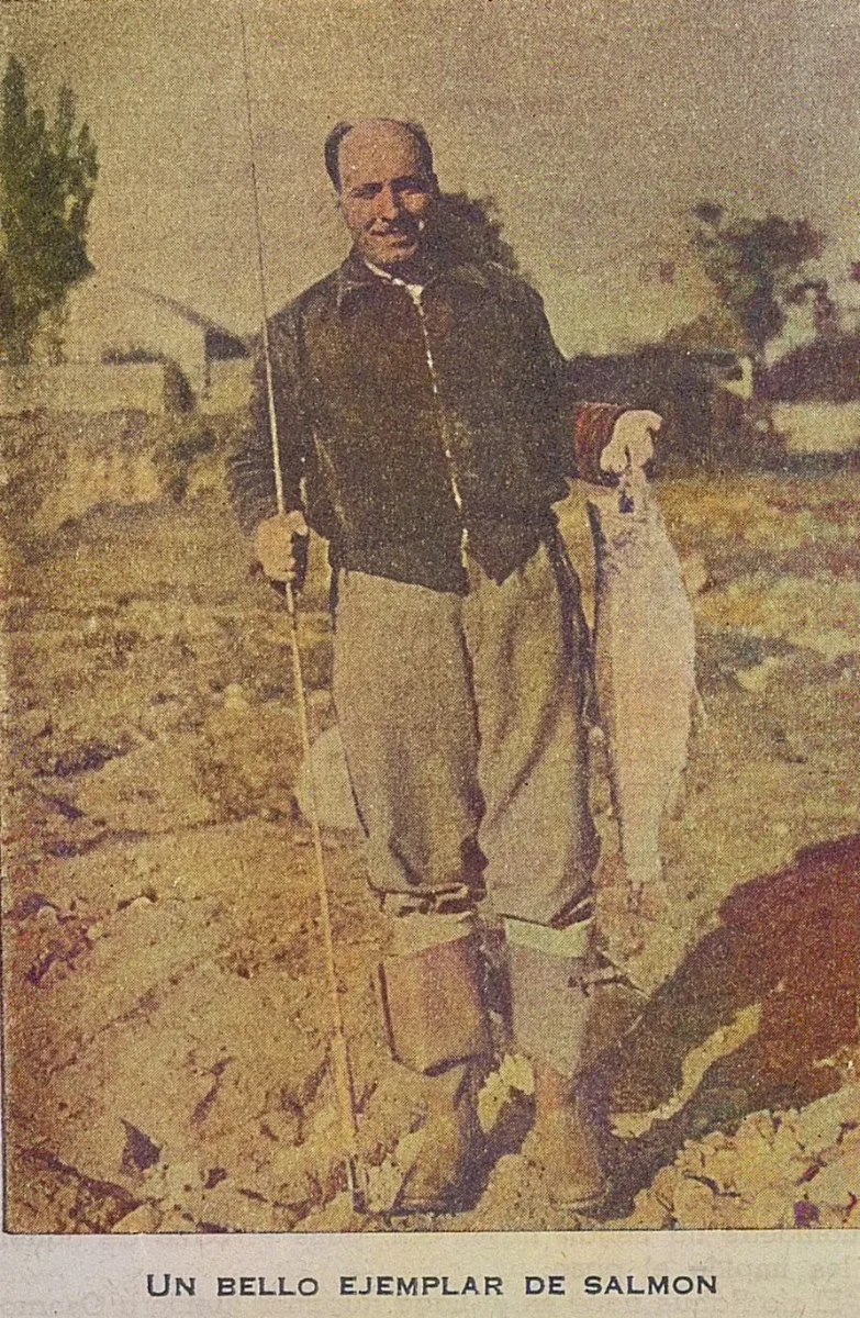 Un bello ejemplar de salmón, 1940 — 1940 | Chile de Ayer