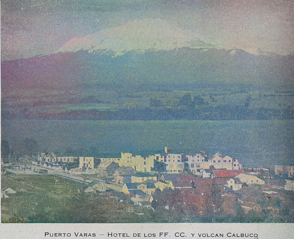 Hotel Puerto Varas y Volcán Calbuco, 1944 — 1944 | Chile de Ayer
