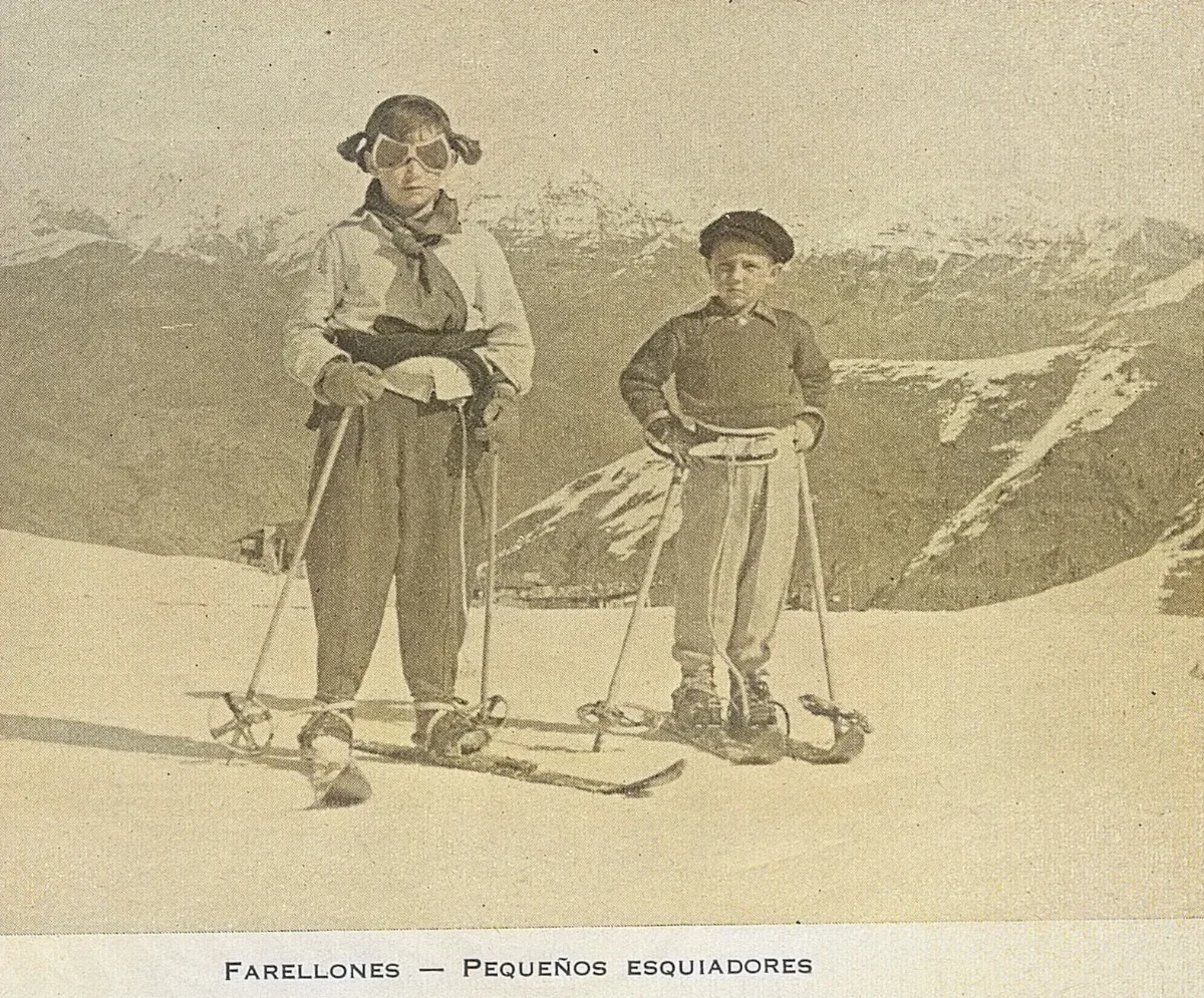Niños esquiando en Farellones, 1948 — 1948 | Chile de Ayer