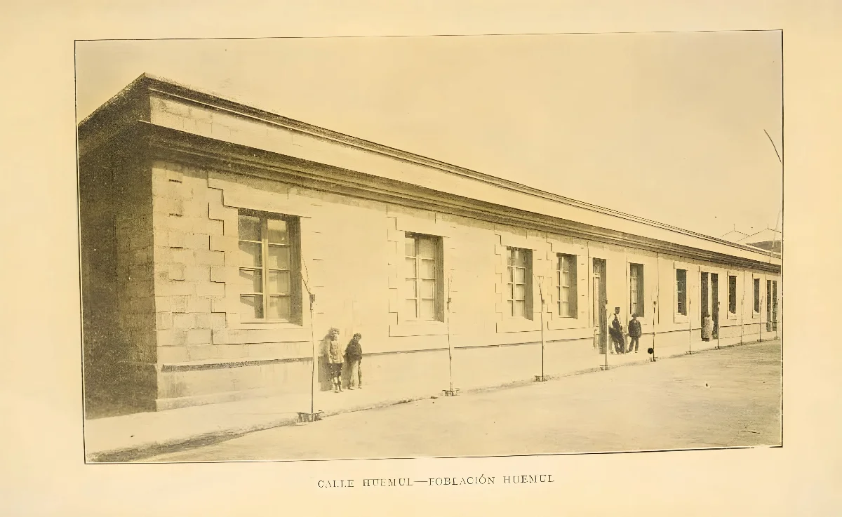 Calle Huemul, población Huemul, 1918 — 1918 | Chile de Ayer