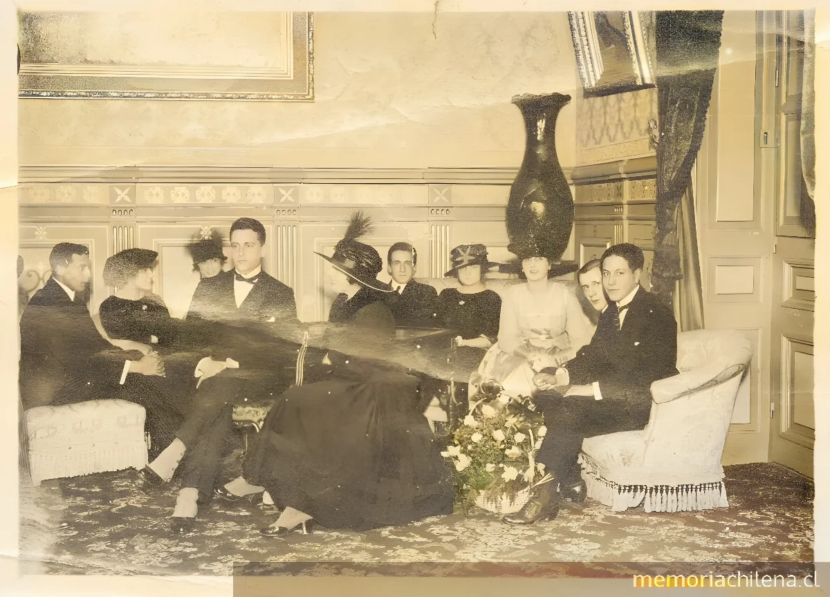 Tertulia santiaguina, 1915 — 1915 | Chile de Ayer
