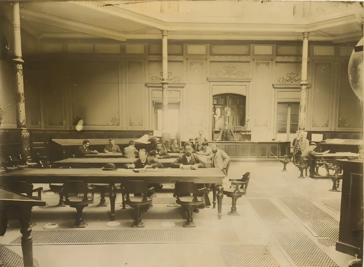 Salón de lectura de la antigua Biblioteca Nacional — aprox. 1900 | Chile de Ayer
