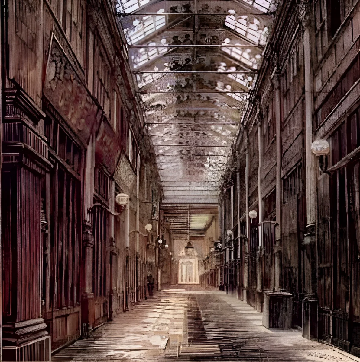 Santiago - Interior del pasaje Bulnes (1872) — 1872 | Chile de Ayer