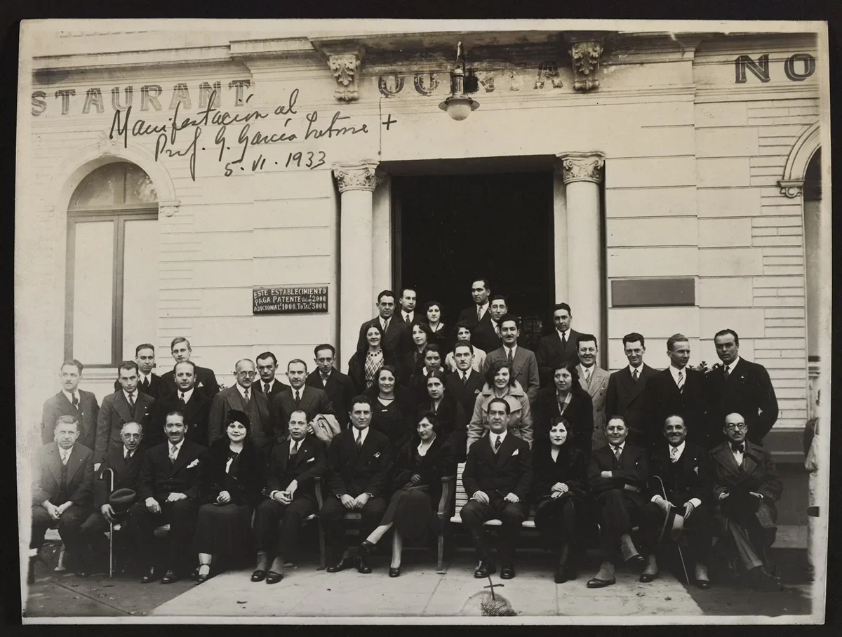 Manifestación al Profesor García 1933 — aprox. 1933 | Chile de Ayer