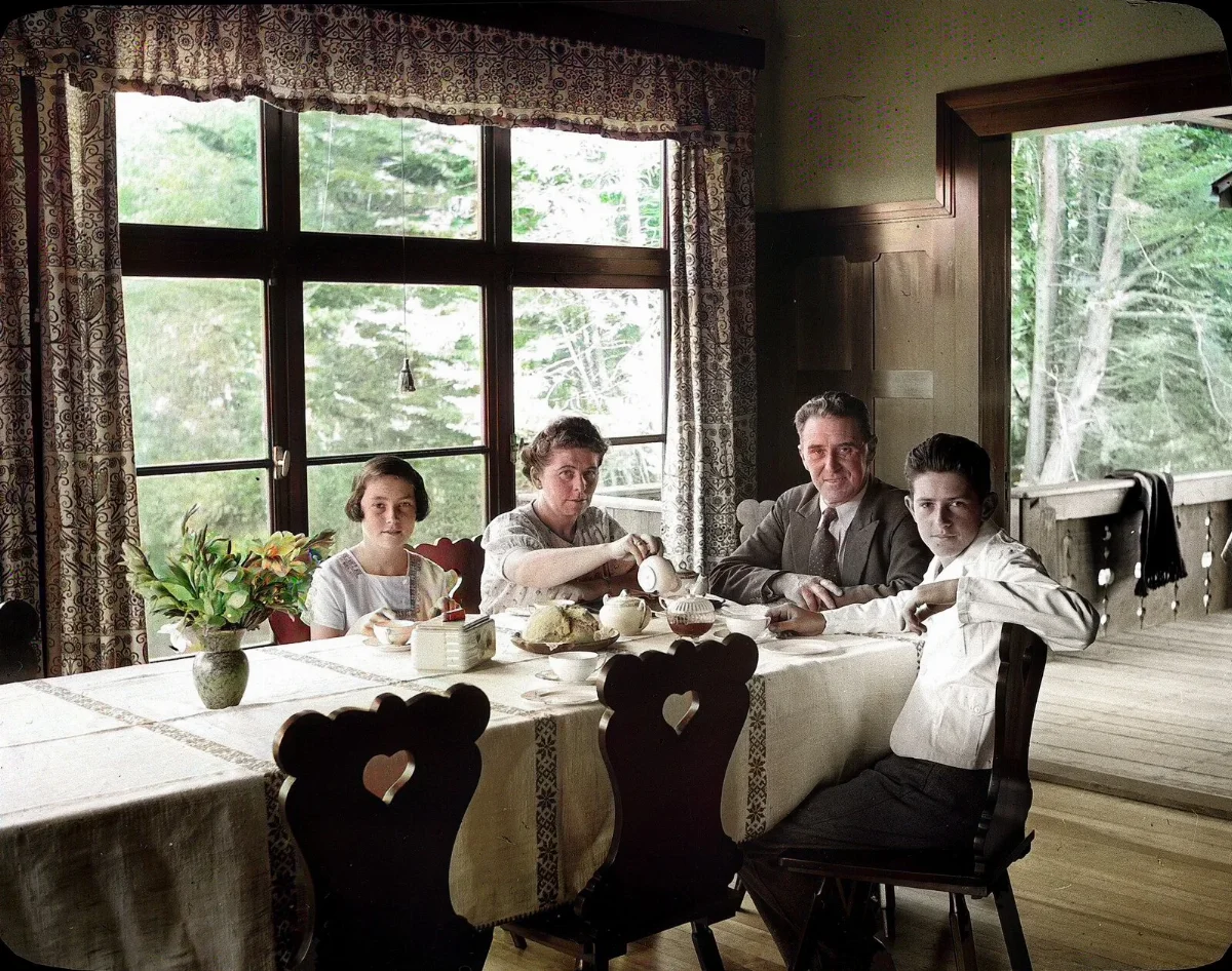 Familia Meyer, Mulpulmo, Osorno — aprox. 1940 | Chile de Ayer