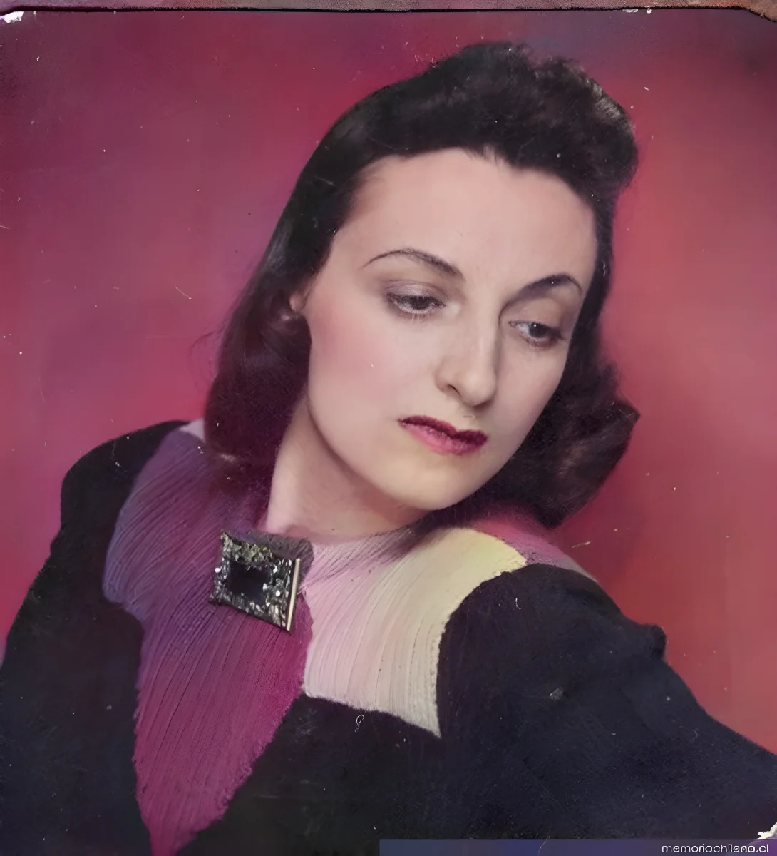 Retrato de la escritora Pepita Turina, 1940 — aprox. 1940 | Chile de Ayer
