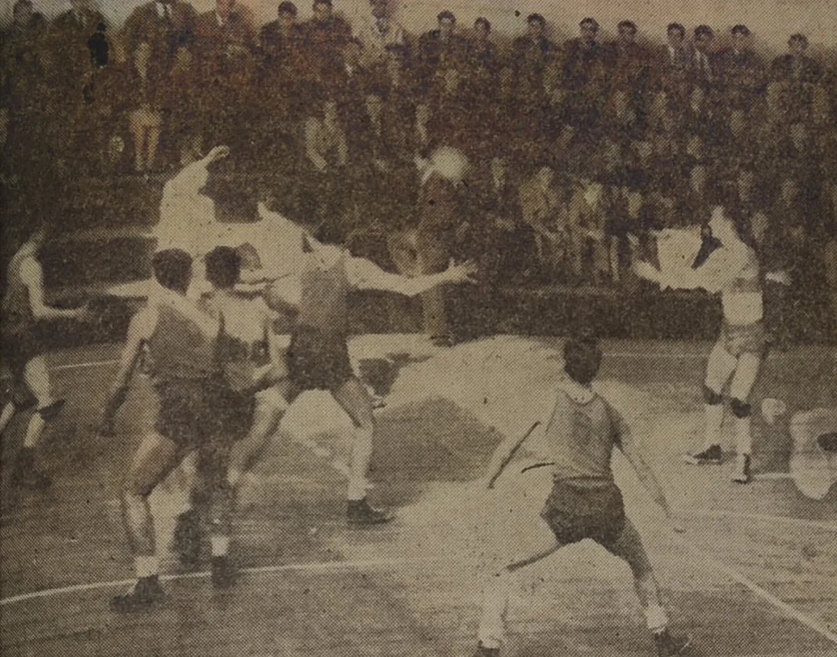 Triunfo de Universidad Católica 57-33 sobre Ferroviario en la final del Torneo de Invitación 1949 — aprox. 1949 | Chile de Ayer