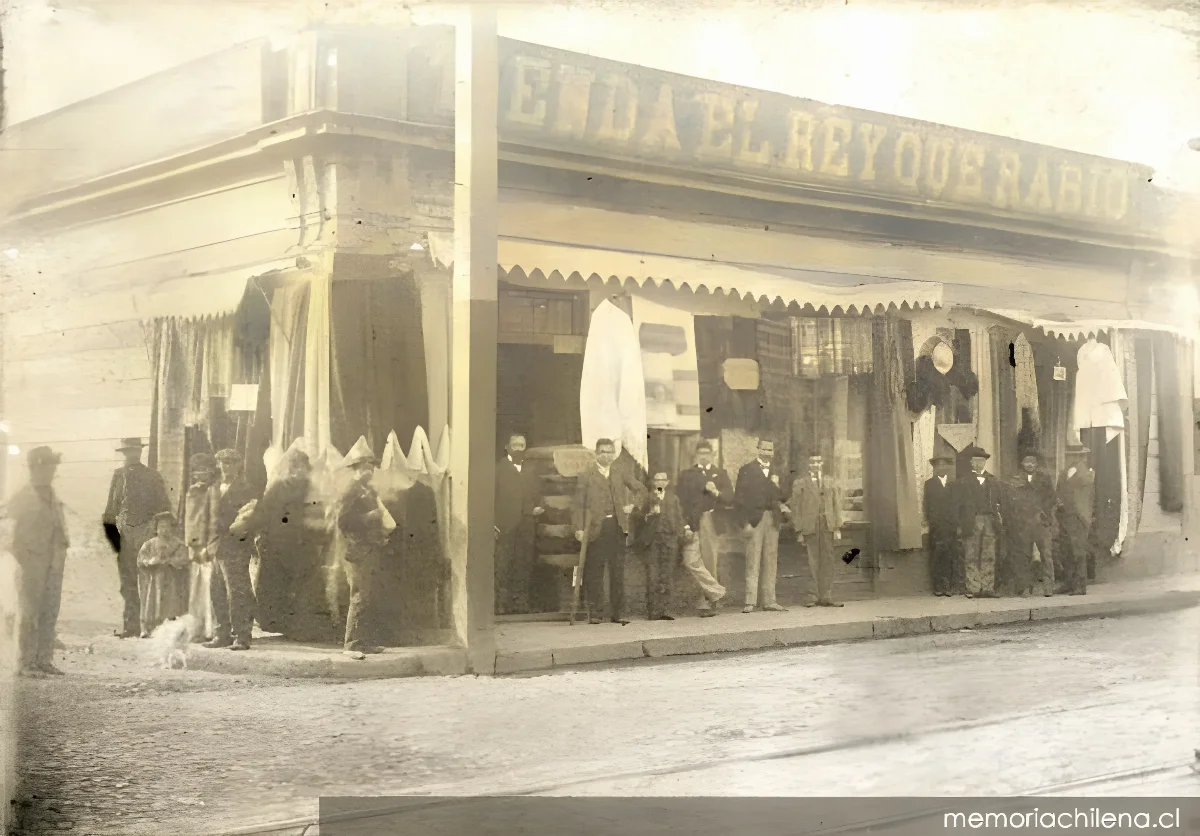 Comercio en calle San Diego, 1914 — 1914 | Chile de Ayer
