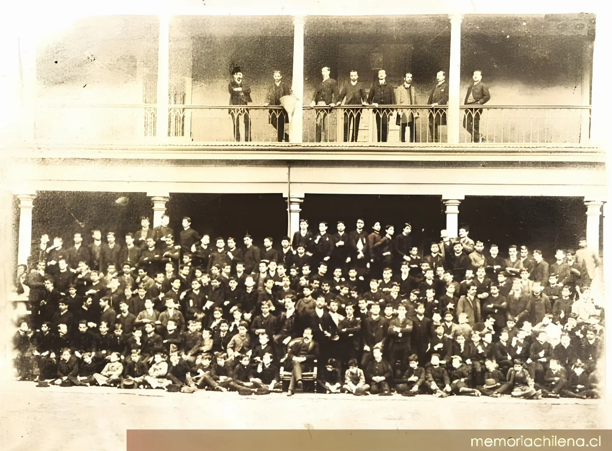 Alfredo Campaña, vicerrector y alumnos internos del Instituto Nacional, 1888 — 1888 | Chile de Ayer