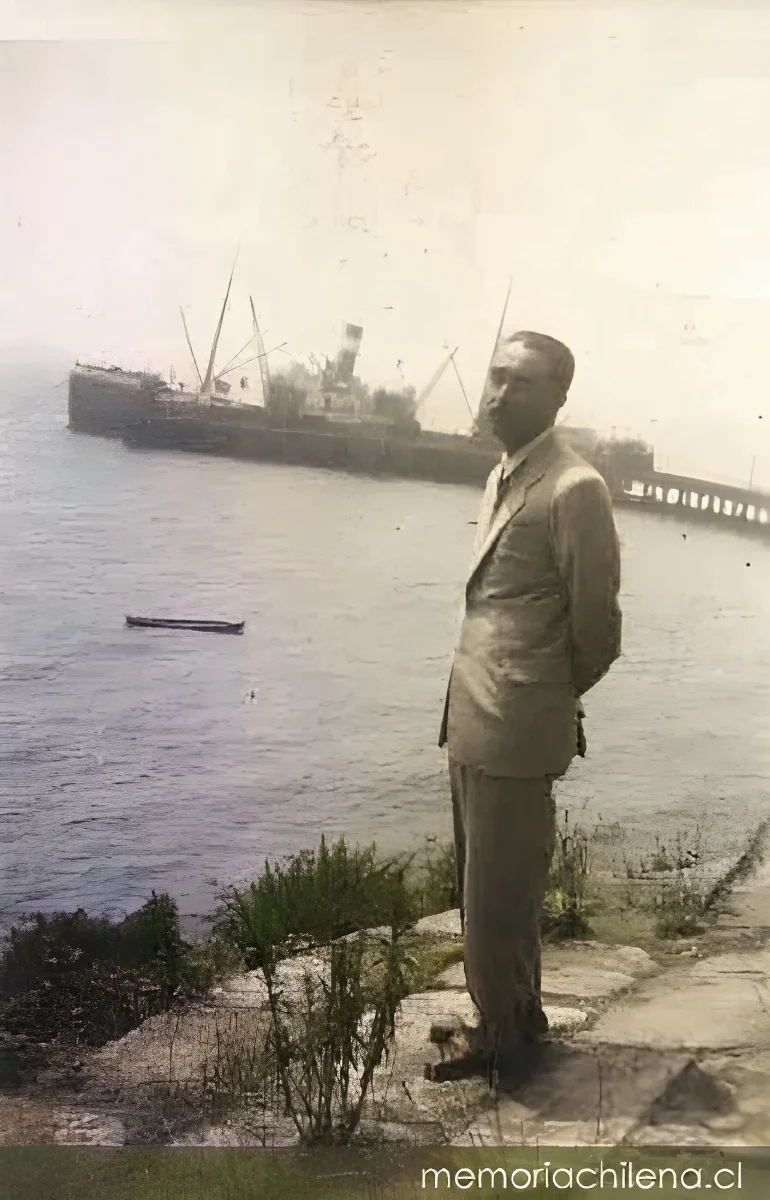 Óscar Castro en Puerto Montt, 1942 — 1942 | Chile de Ayer