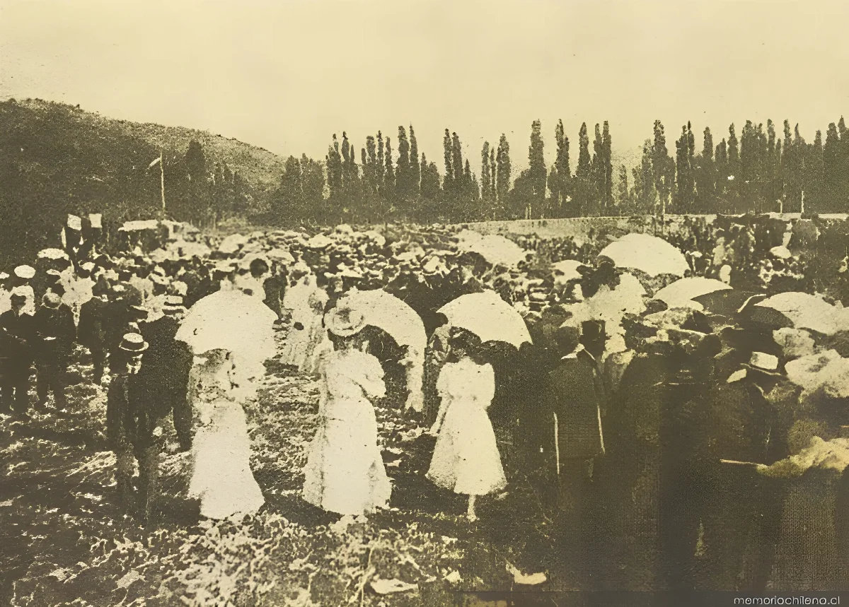 Sociedad aristocrática, en la época de Luis Orrego Luco, hacia 1900 — 1900 | Chile de Ayer