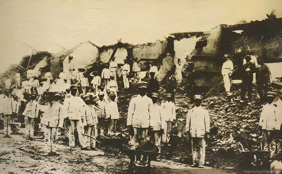 Consecuencias del terremoto de Talca: tropas de ferrocarrileros, 1928 — 1928 | Chile de Ayer