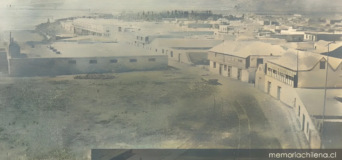 Almacenes del Puerto de Arica, hacia 1900 — 1900 | Chile de Ayer