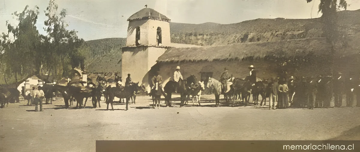Plaza de Putre, hacia 1900 — 1900 | Chile de Ayer