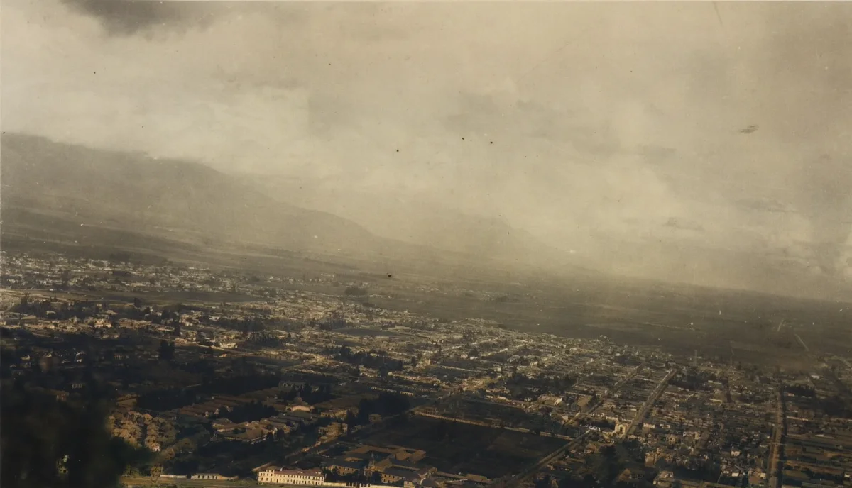 Vista de Santiago desde el Cerro San Cristóbal hacia el sur — aprox. 1870–1930 | Chile de Ayer
